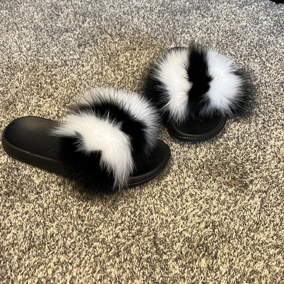 Shoes - #131. Fuzzy slides. Size 8